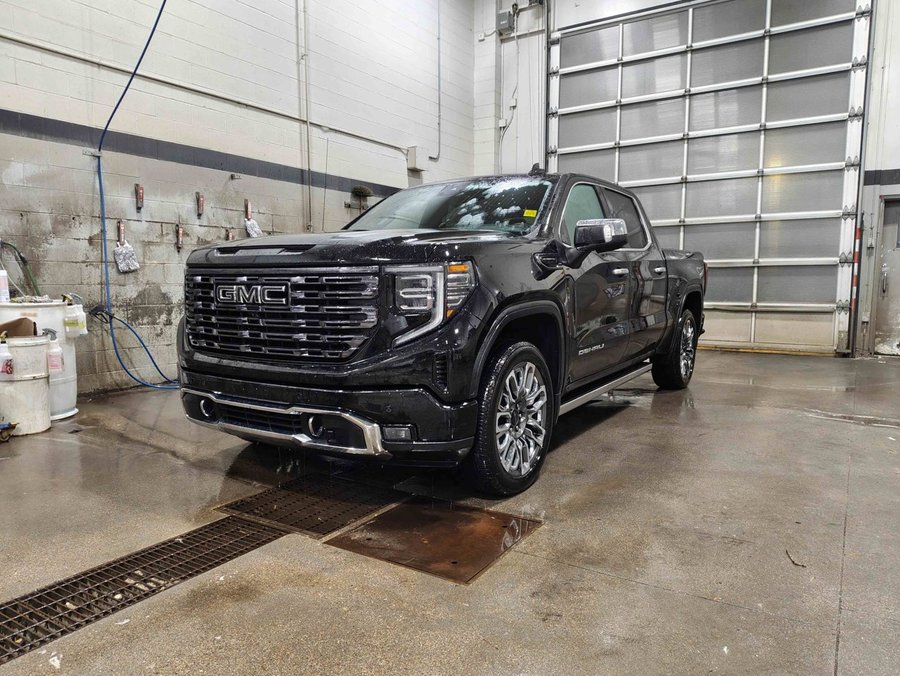 2025 GMC Sierra 1500 Denali Ultimate 3.0L | Sunroof Black