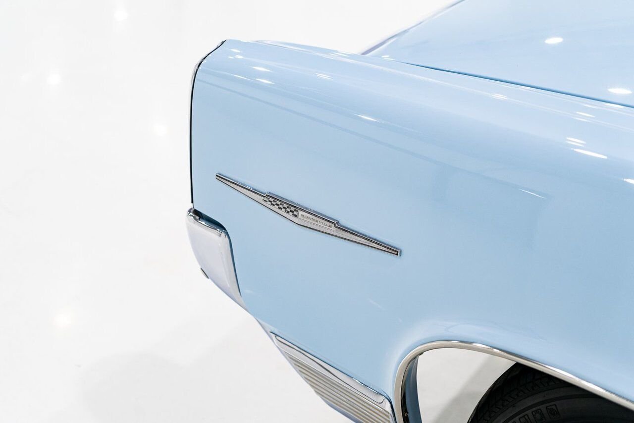 Pontiac Bonneville **PRICE IN USD** 1964 Bleu Montréal - photo #3