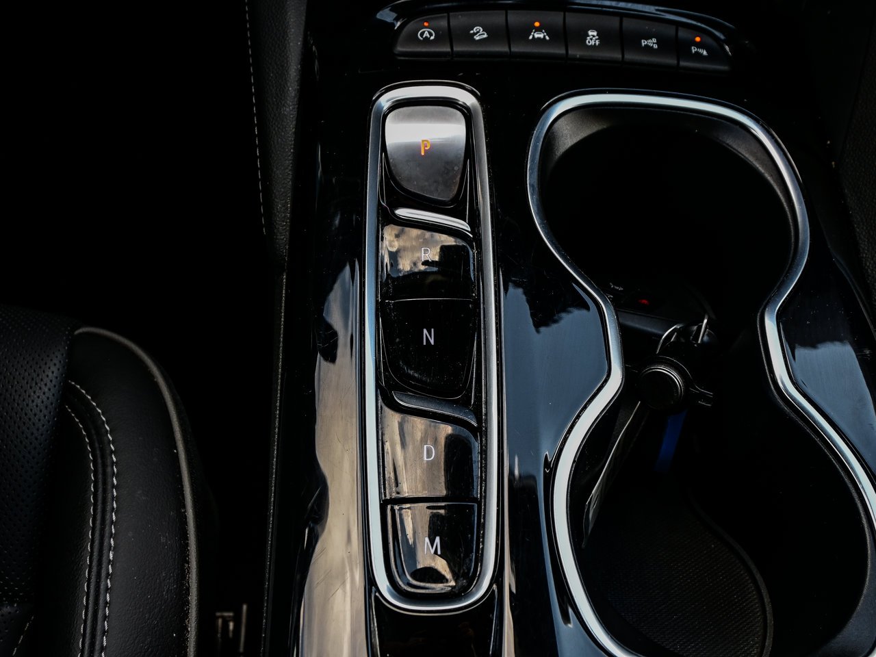 2023 Buick Envision AWD 4dr Avenir Red Sherwood Park - photo #32