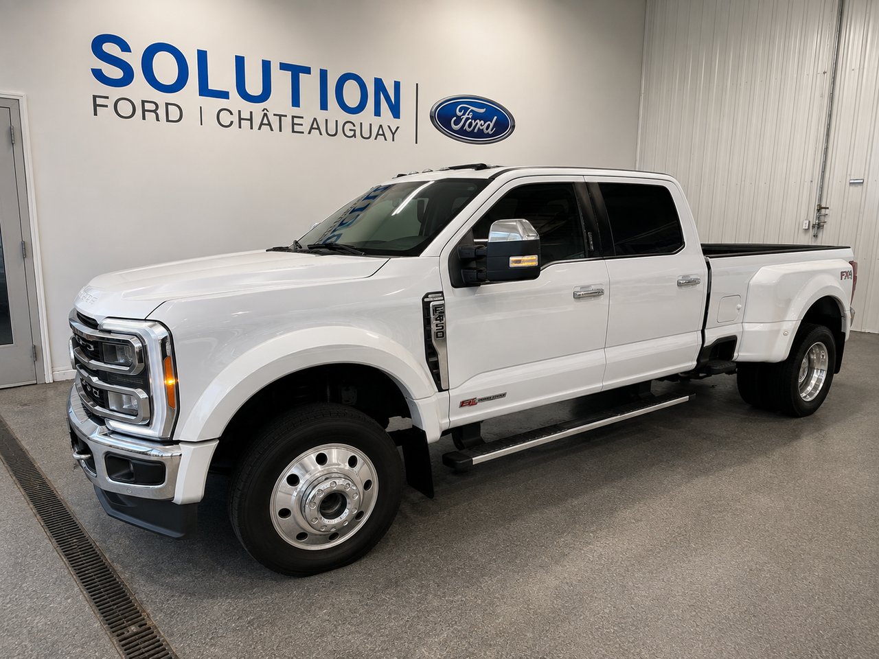 2024 Ford Super Duty F-450 DRW KING RANCH White Châteauguay - photo #0