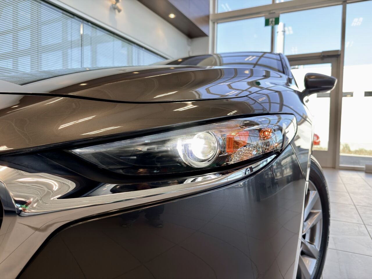 2025 Mazda Mazda3 Grey Notre-Dame-des-Prairies - photo #4