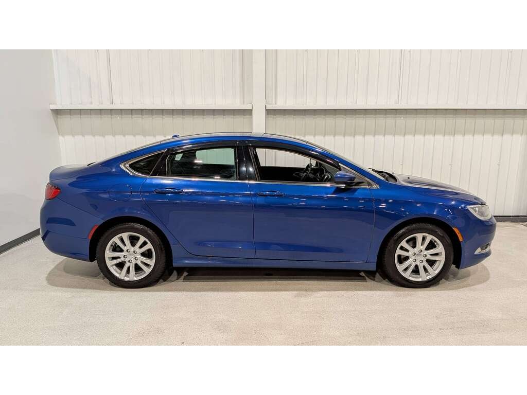 Chrysler 200 4dr Sdn Limited FWD 2016 Bleu Val-David - photo #7