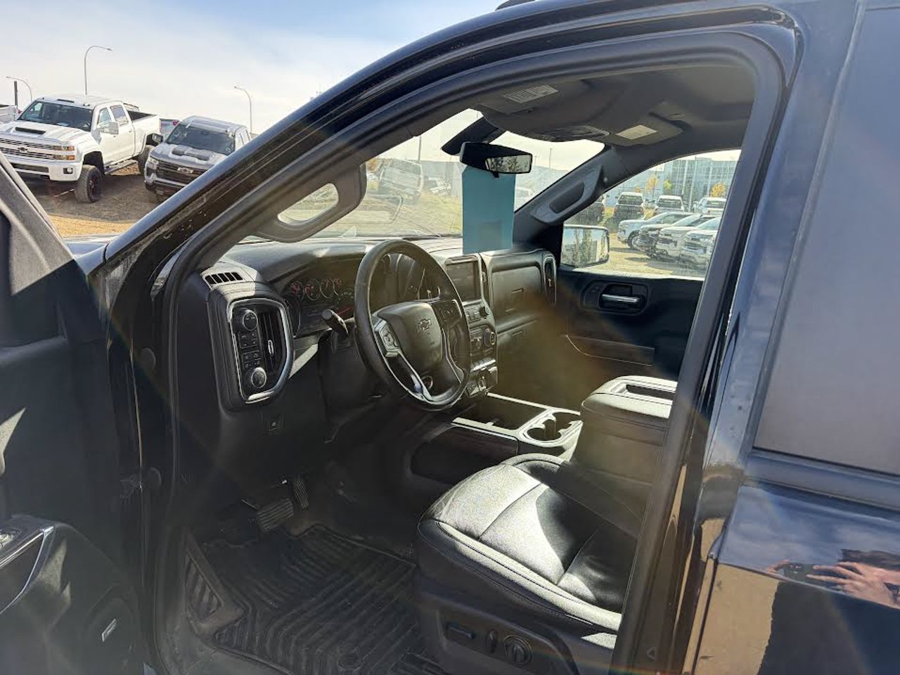 2021 Chevrolet Silverado 1500 4WD Crew Cab 147 RST Black Sherwood Park - photo #6
