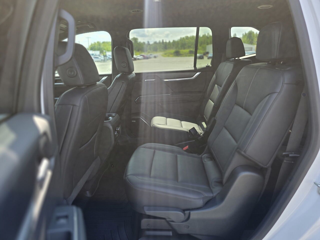 2024 GMC Acadia Elevation White Rouyn-Noranda - photo #43