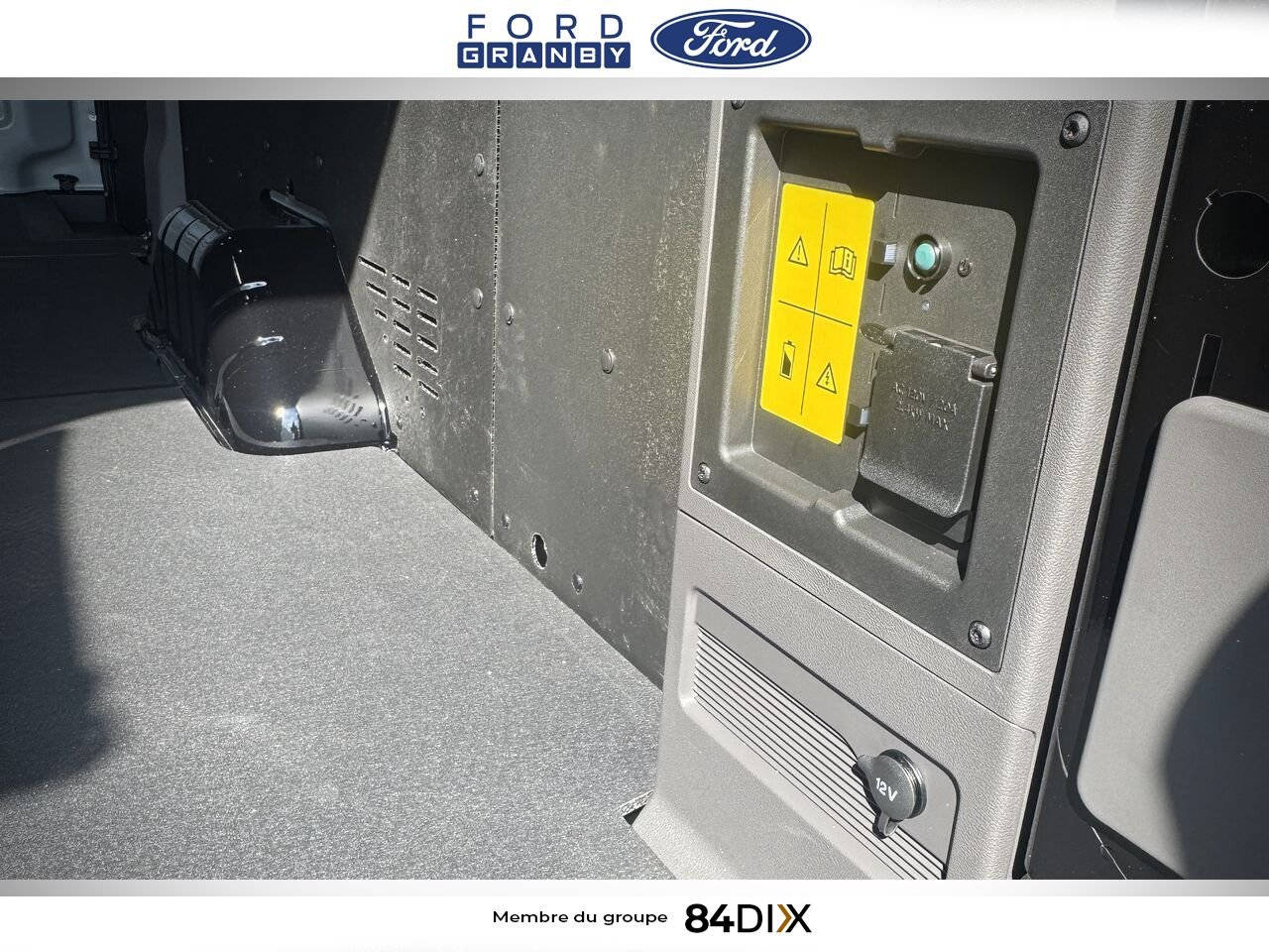 2025 Ford E-TRANSIT FOURGONNETTE UTILITAIRE Black Granby - photo #8