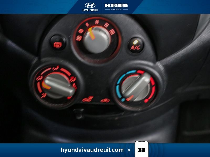 2019 Nissan MICRA Blue Blainville - photo #27