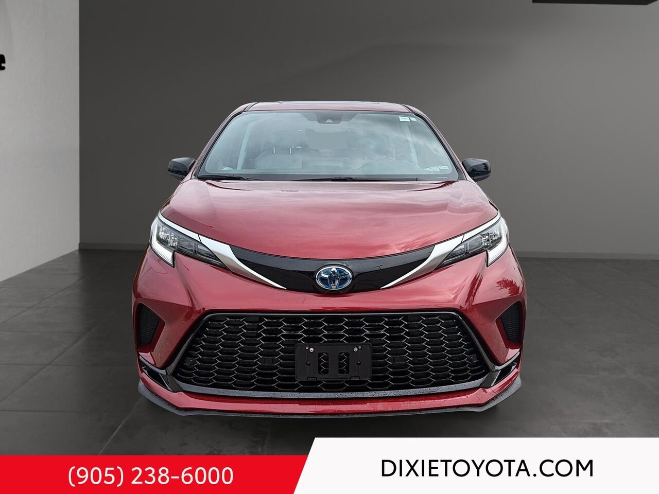 2023 Toyota Sienna XSE FWD HYBRID / CLEAN CARFAX / MOONROOF / ALLOY WHEELS / CARPLAY AND ANDROID AUTO Red Mississauga - photo #1