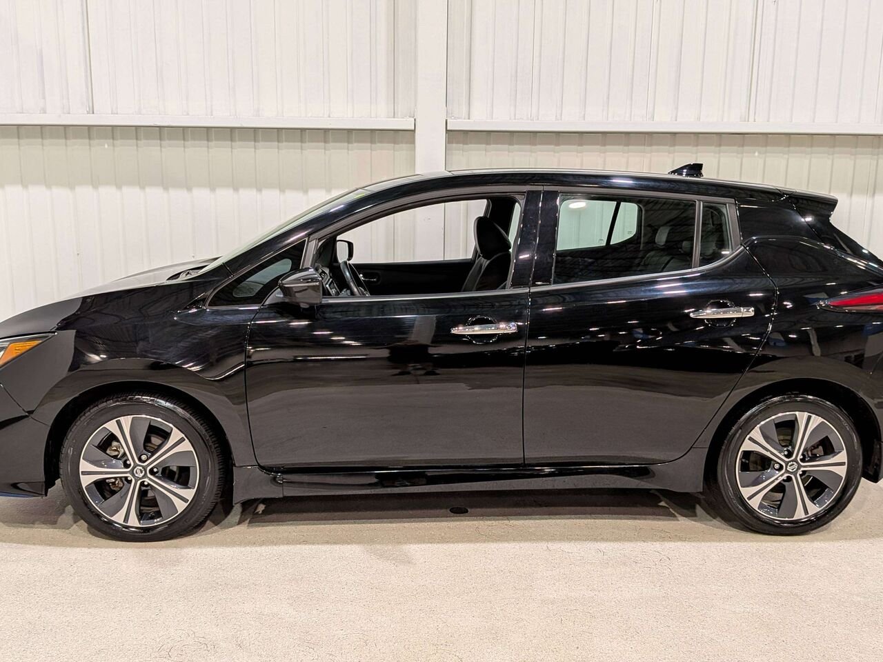 2020 Nissan LEAF SL PLUS Hatchback Black Val-David - photo #4