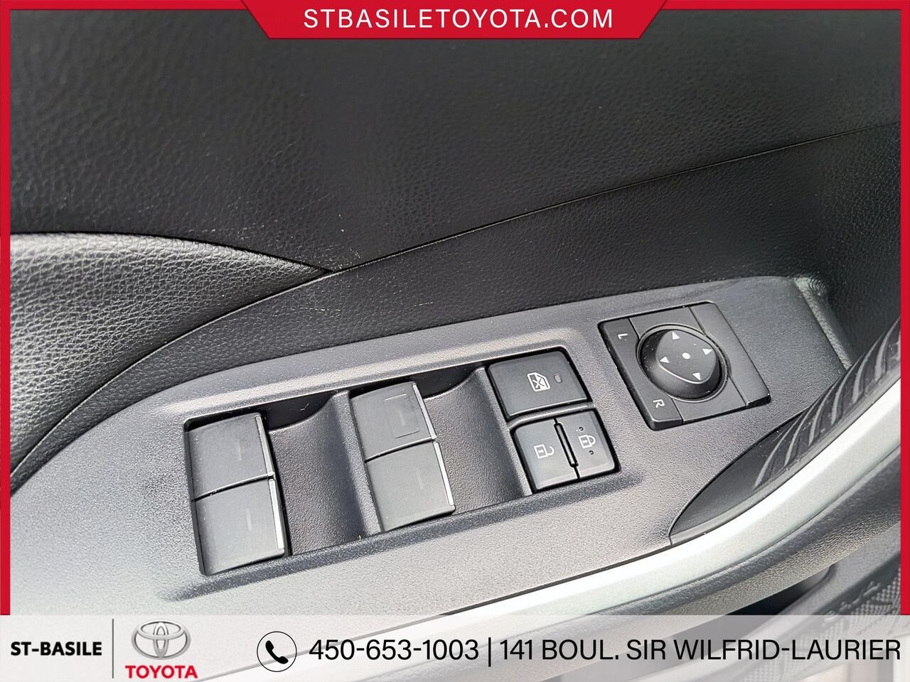 TOYOTA RAV4 PRIME 2023 Blanc Saint-Basile-le-Grand - photo #12