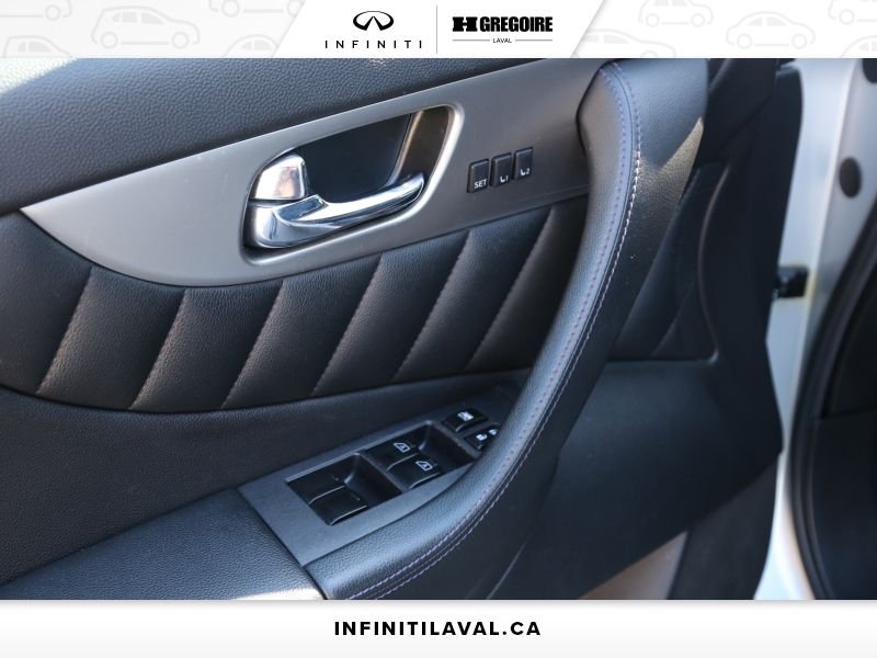 2017 Infiniti QX70 Blainville - photo #12