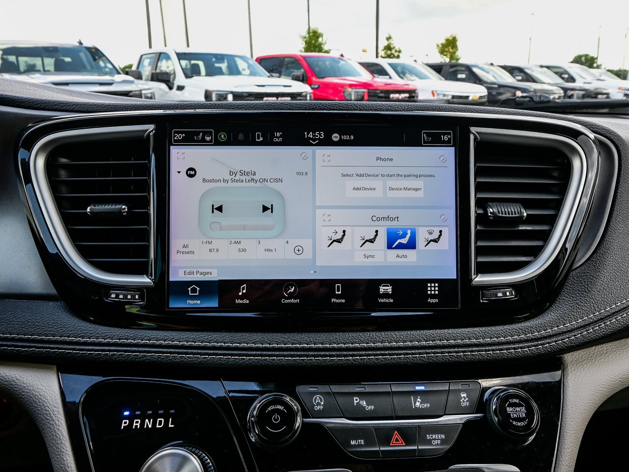 2023 Chrysler Pacifica Touring L AWD White Sherwood Park - photo #20