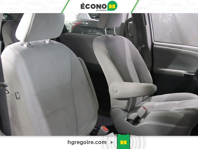 2020 Toyota Sienna White Blainville - photo #24