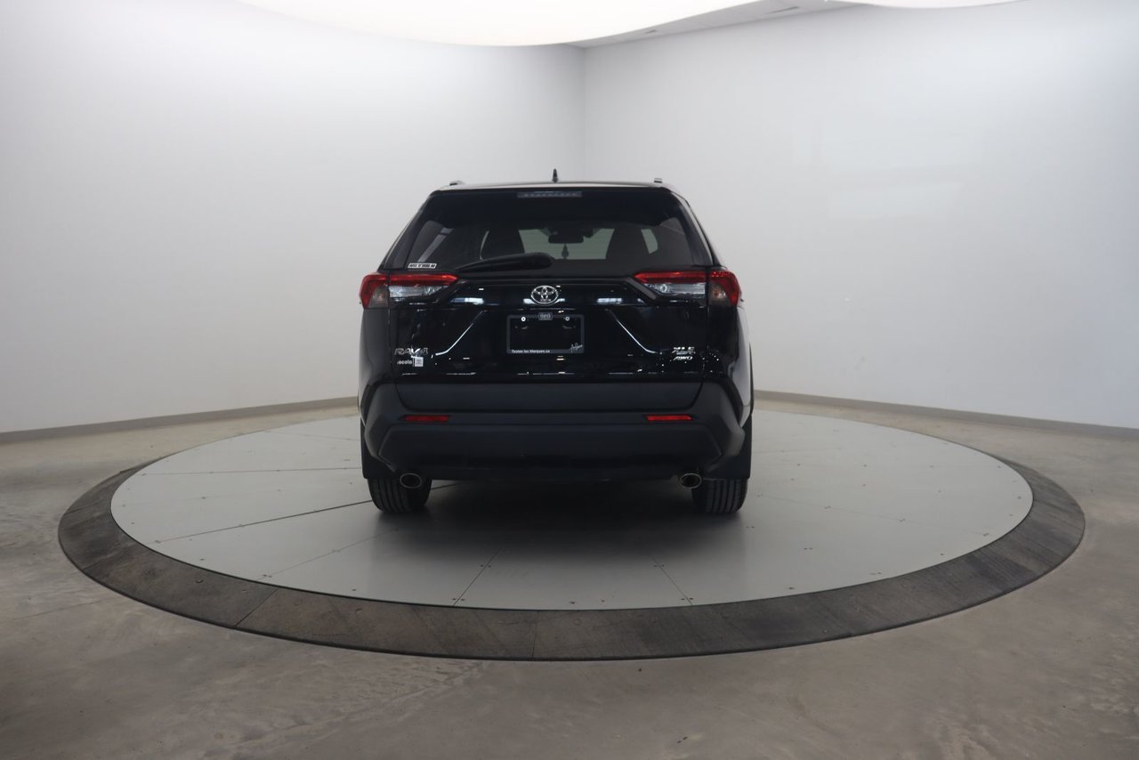 Toyota RAV4 XLE 2019 Noir Baie-Comeau - photo #4