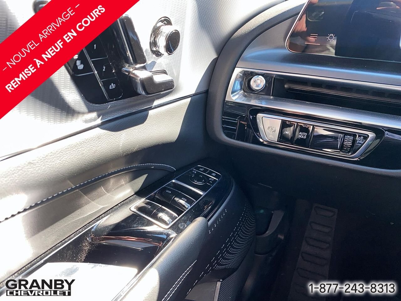 2024 Cadillac LYRIQ Tech 4 portes avec 1SA | G3889 Black Granby - photo #11