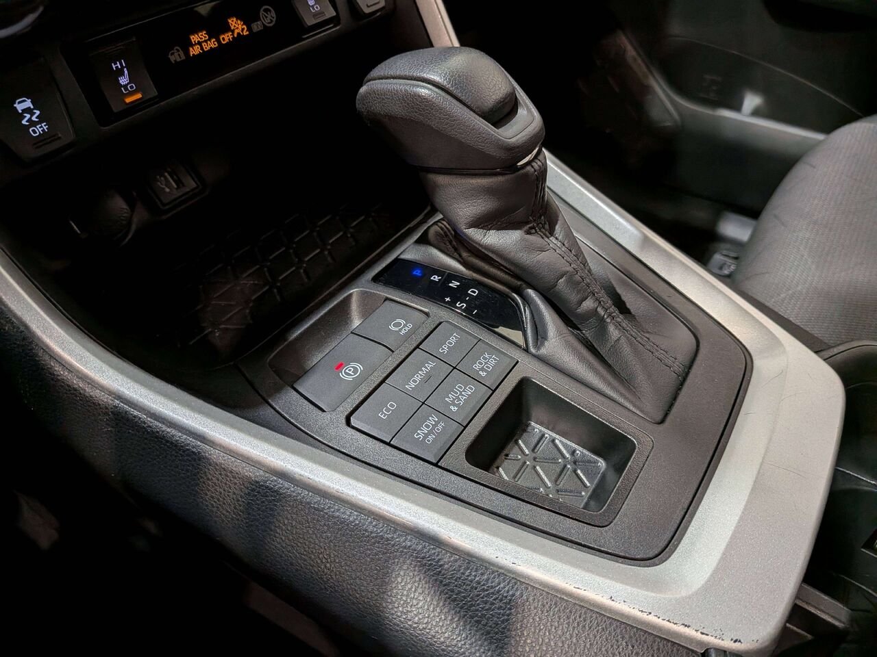 Toyota RAV4 2024 Gris Val-David - photo #26