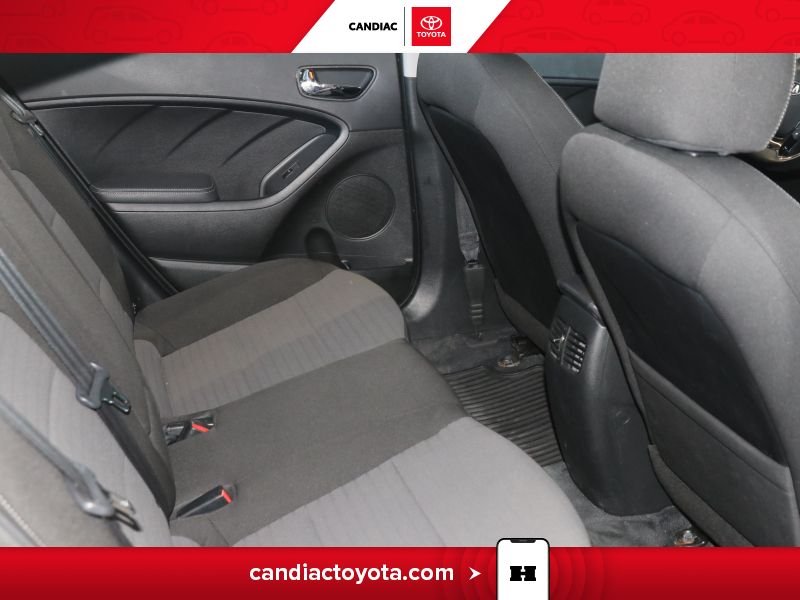2017 Kia Forte White Blainville - photo #32