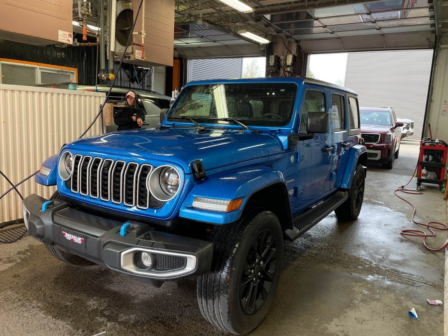 Jeep Wrangler 4xe SAHARA 4X4 GR TECH *NAV* CUIR SIÈGES CHAUFF ALPINE 2024 Bleu