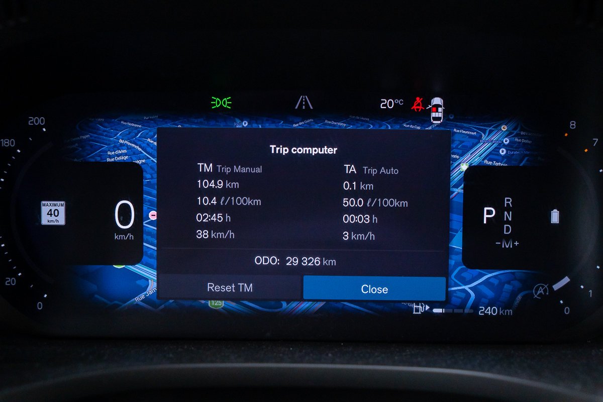 2024 Volvo XC60 Blue Montreal - photo #2