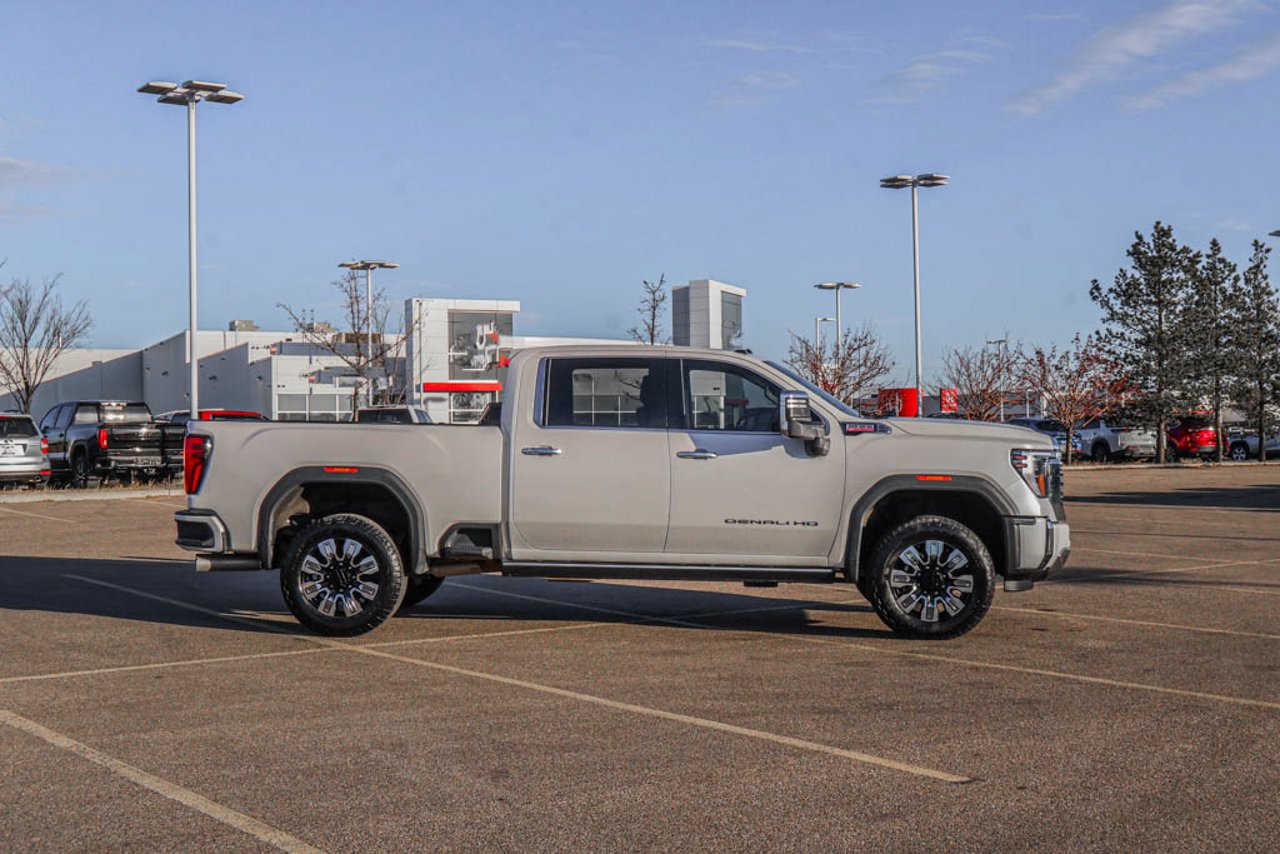 2025 GMC Sierra 3500HD 4WD Crew Cab 159 Denali White Sherwood Park - photo #9