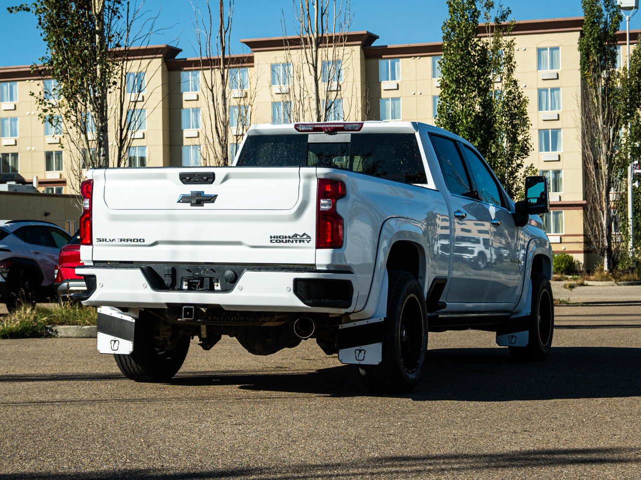 2023 Chevrolet Silverado 3500HD 4WD Crew Cab 159 High Country White Sherwood Park - photo #13