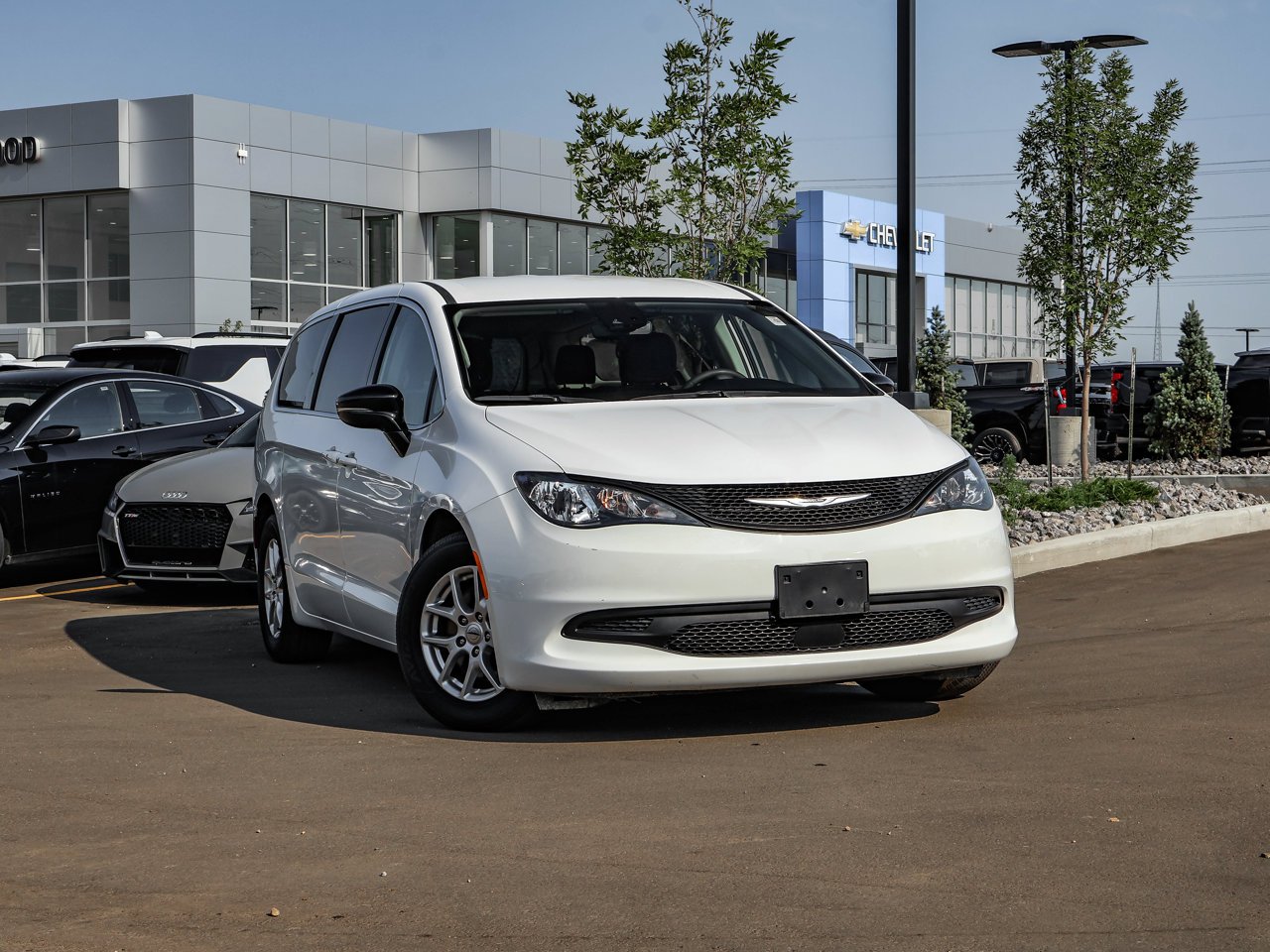 2024 Chrysler Grand Caravan SXT 2WD White Sherwood Park - photo #1