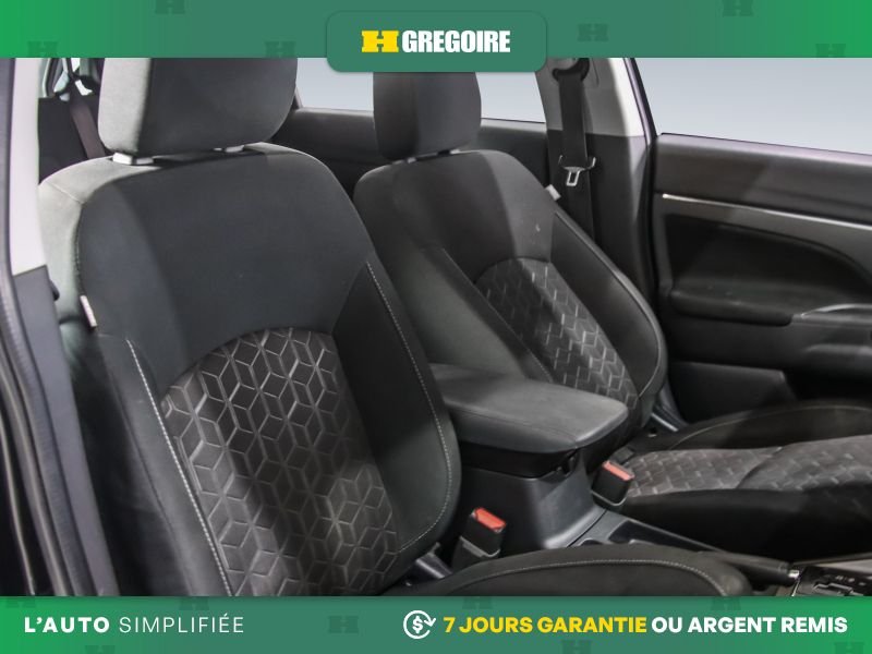 2024 Mitsubishi RVR Black Saint-Eustache - photo #28