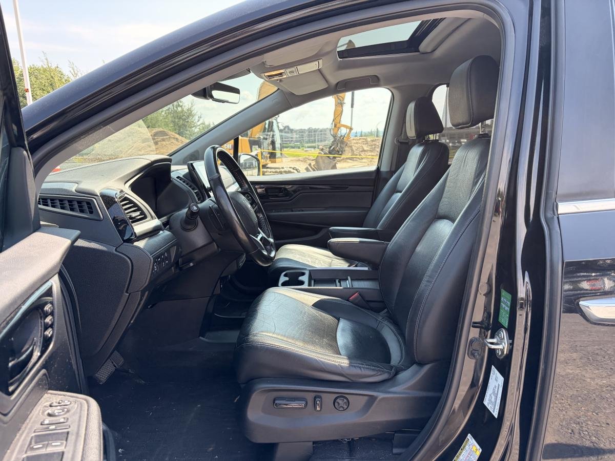 2021 Honda Odyssey Black  - photo #6