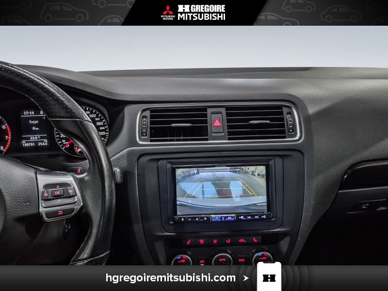 2014 Volkswagen Jetta White Laval - photo #27