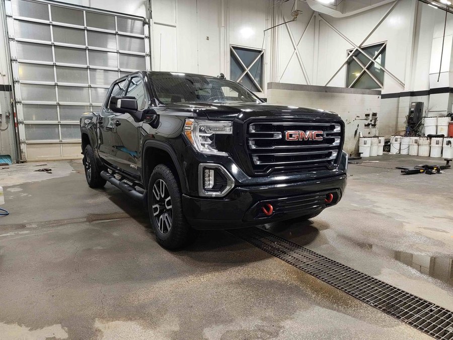 2022 GMC Sierra 1500 Limited AT4 6.2L | Heated And Cooled Leather Seats Black