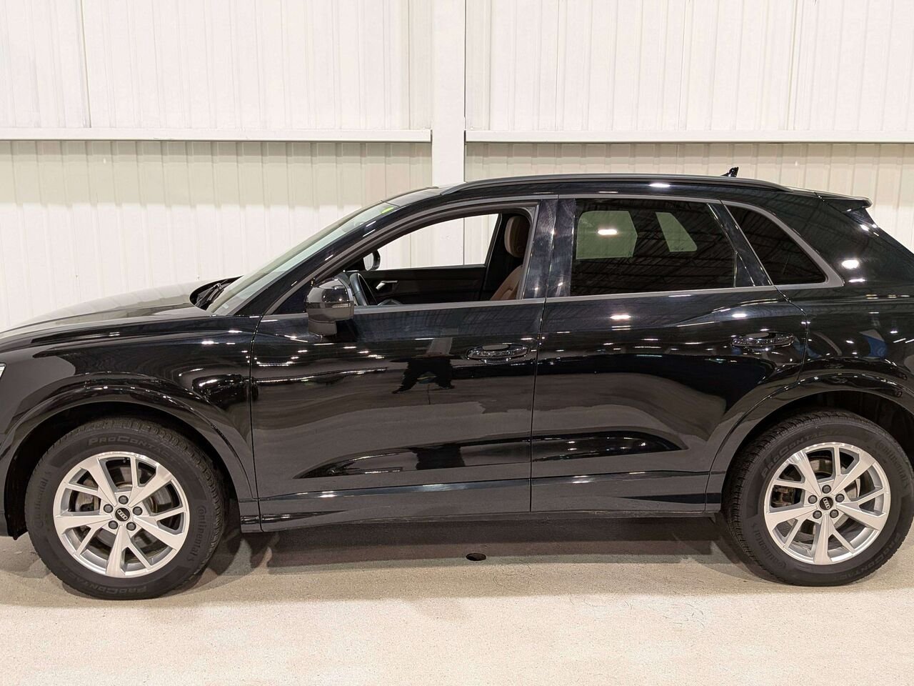 2023 Audi Q3 Komfort 45 TFSI quattro Black Val-David - photo #4