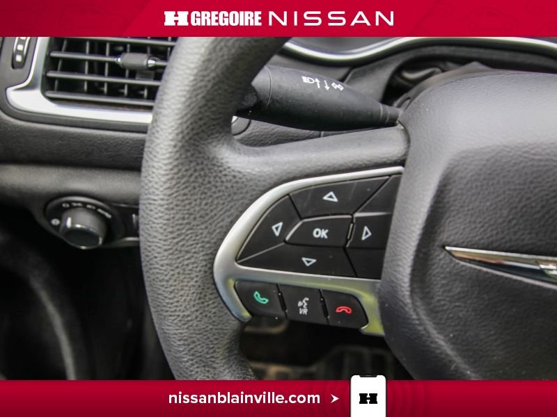Chrysler 200 2015 Blanc Blainville - photo #10