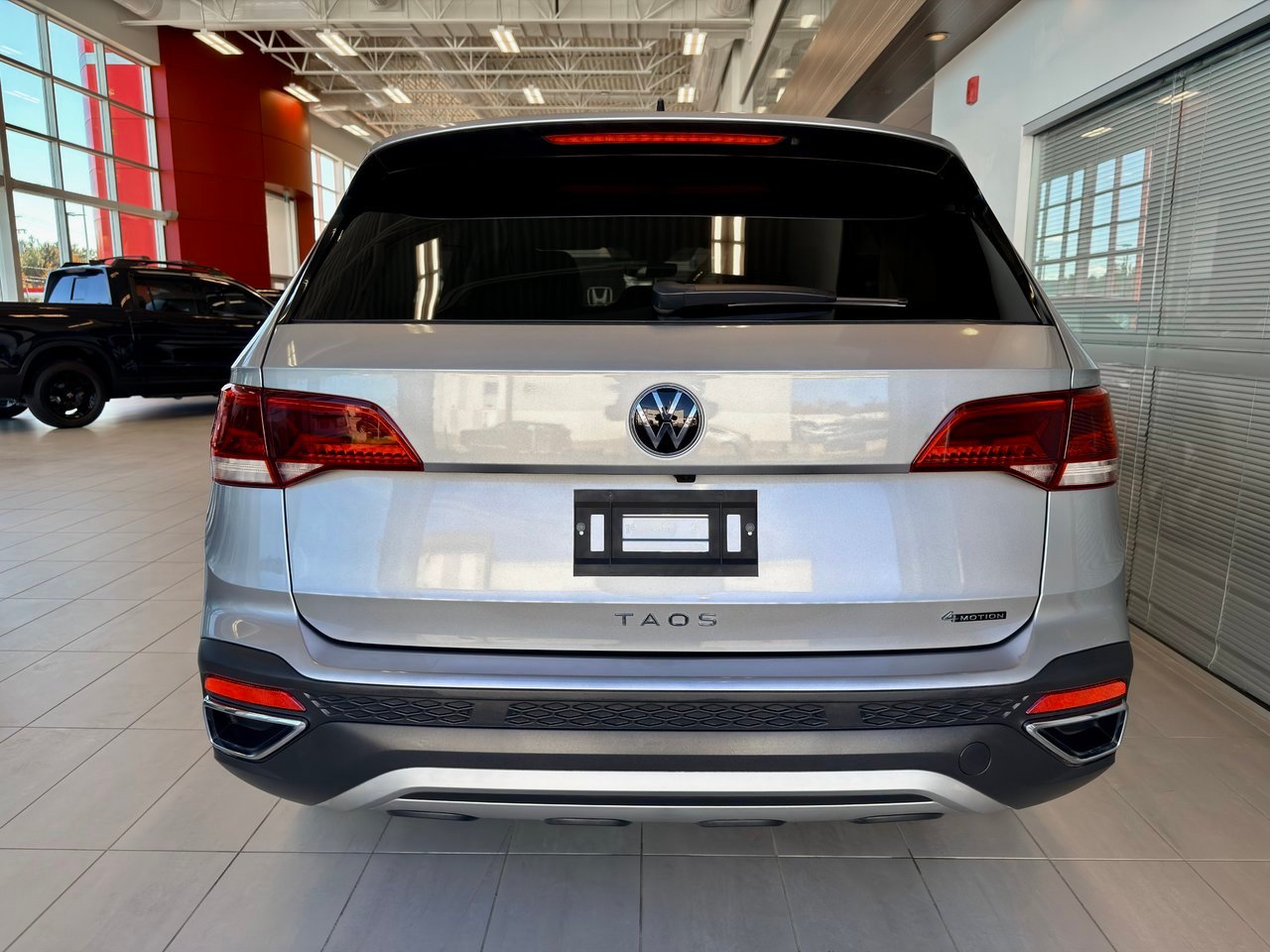 2023 Volkswagen Taos Blue Notre-Dame-des-Prairies - photo #9
