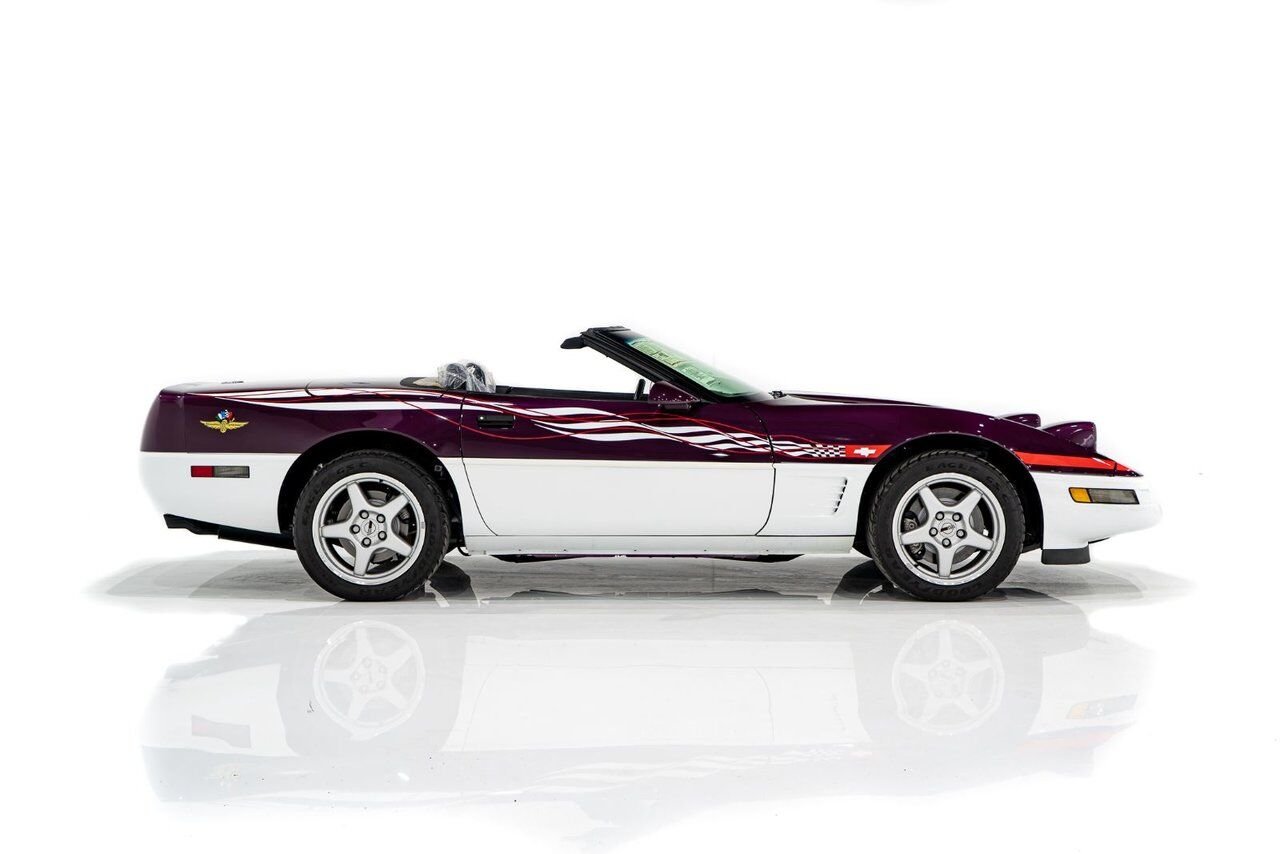 1995 Chevrolet Corvette *PRIX EN USD* RPO Z4Z PACE CAR PRESENTED IN DELIVERY PACKAGING WITH ONLY 192MILES (307KM) FROM NEW White Montreal - photo #47