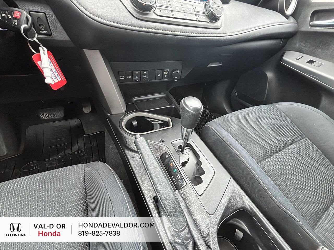 2016 Toyota RAV4 AWD 4 portes XLE White Val-d'Or - photo #9