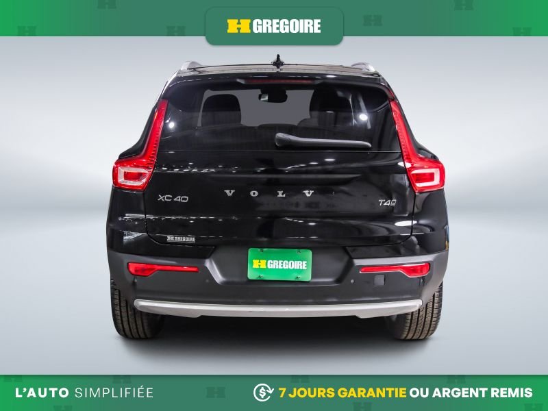 2021 Volvo XC40 Black Laval - photo #5