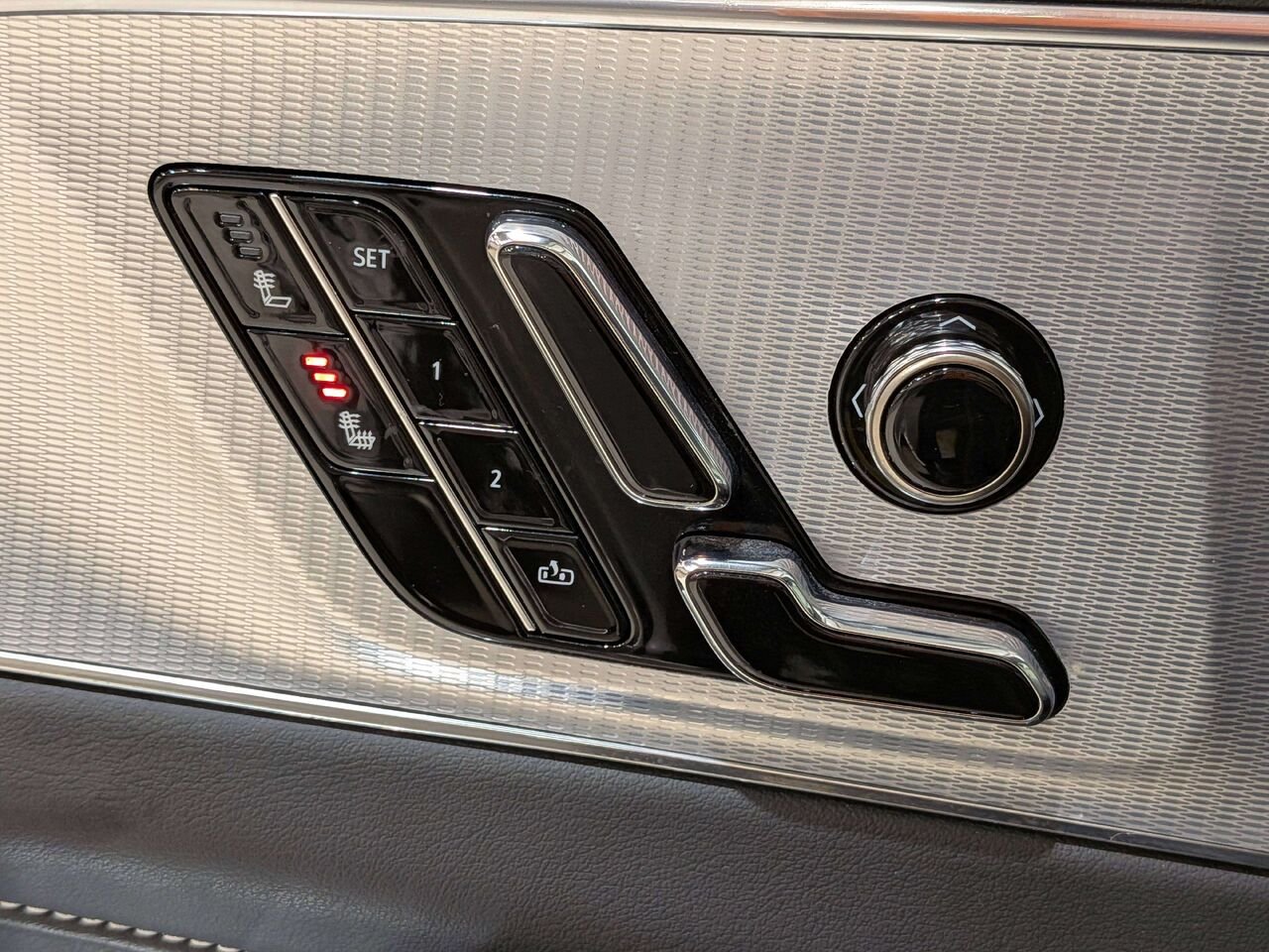 Cadillac LYRIQ 4dr Tech w/1SA 2024 Noir Val-David - photo #33
