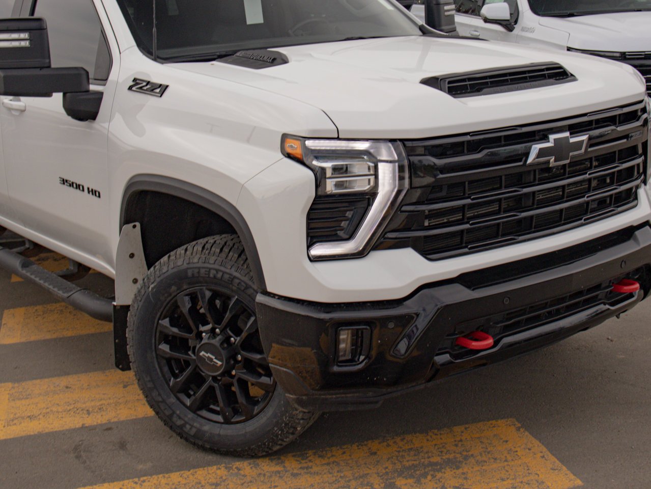 2025 Chevrolet Silverado 3500HD 4WD Crew Cab 159 LT White Sherwood Park - photo #15