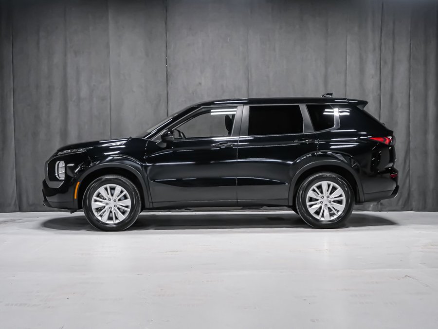 2025 Mitsubishi Outlander ES Black