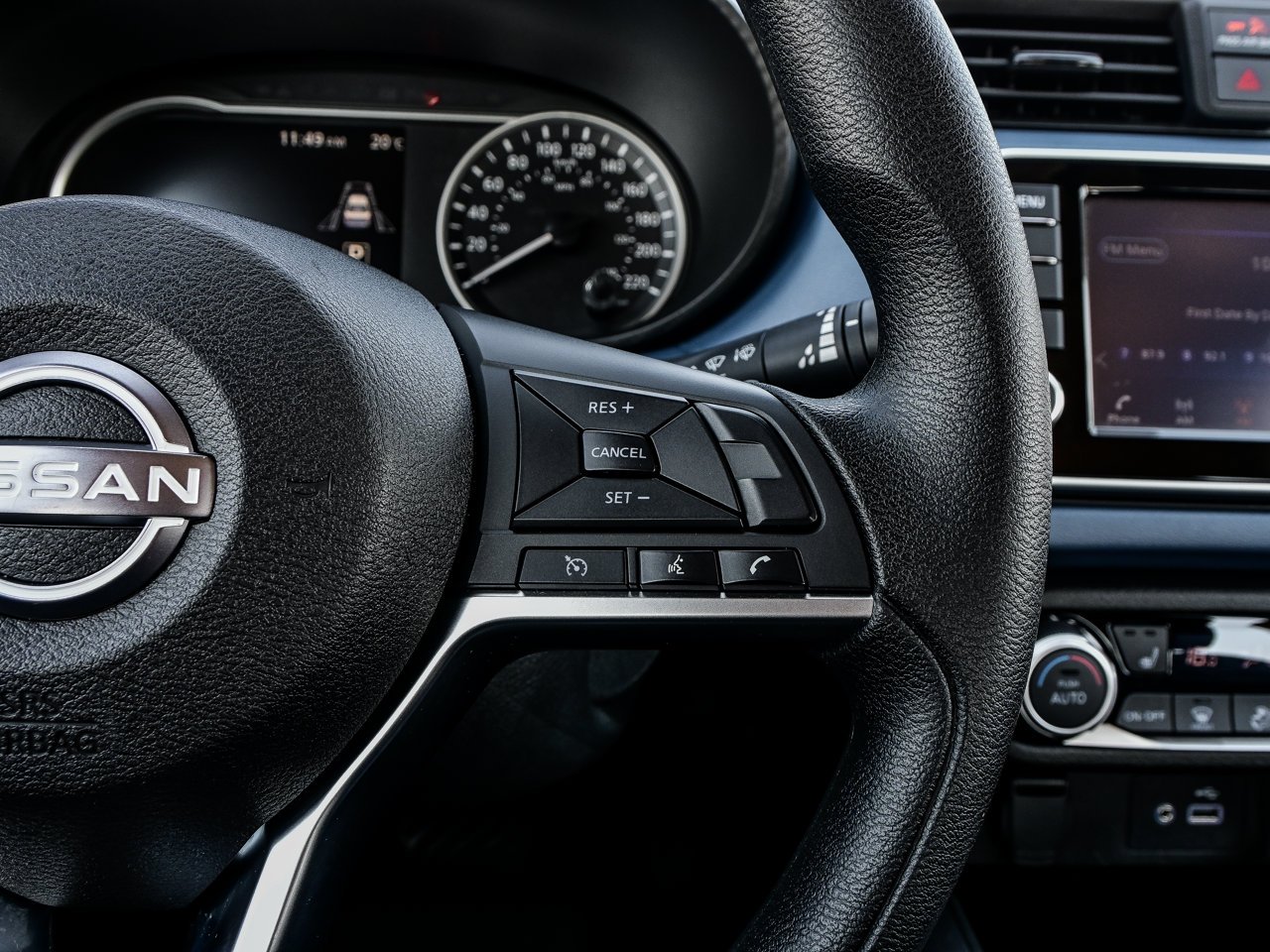 2025 Nissan Versa SV CVT Black Sherwood Park - photo #22