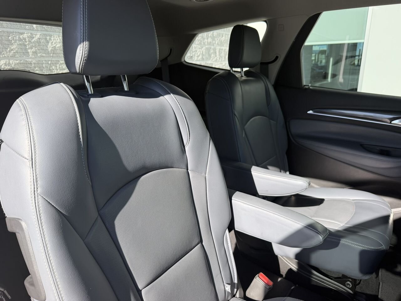 2018 Buick Enclave PREMIUM AWD 7 PASSAGERS White Laval - photo #6