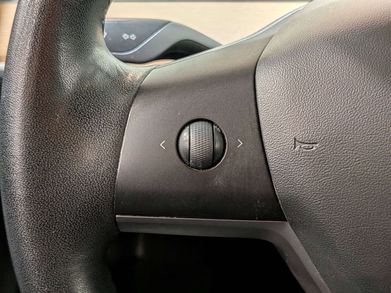 2019 Tesla Model 3 Standard Range Plus RWD Black Val-David - photo #14