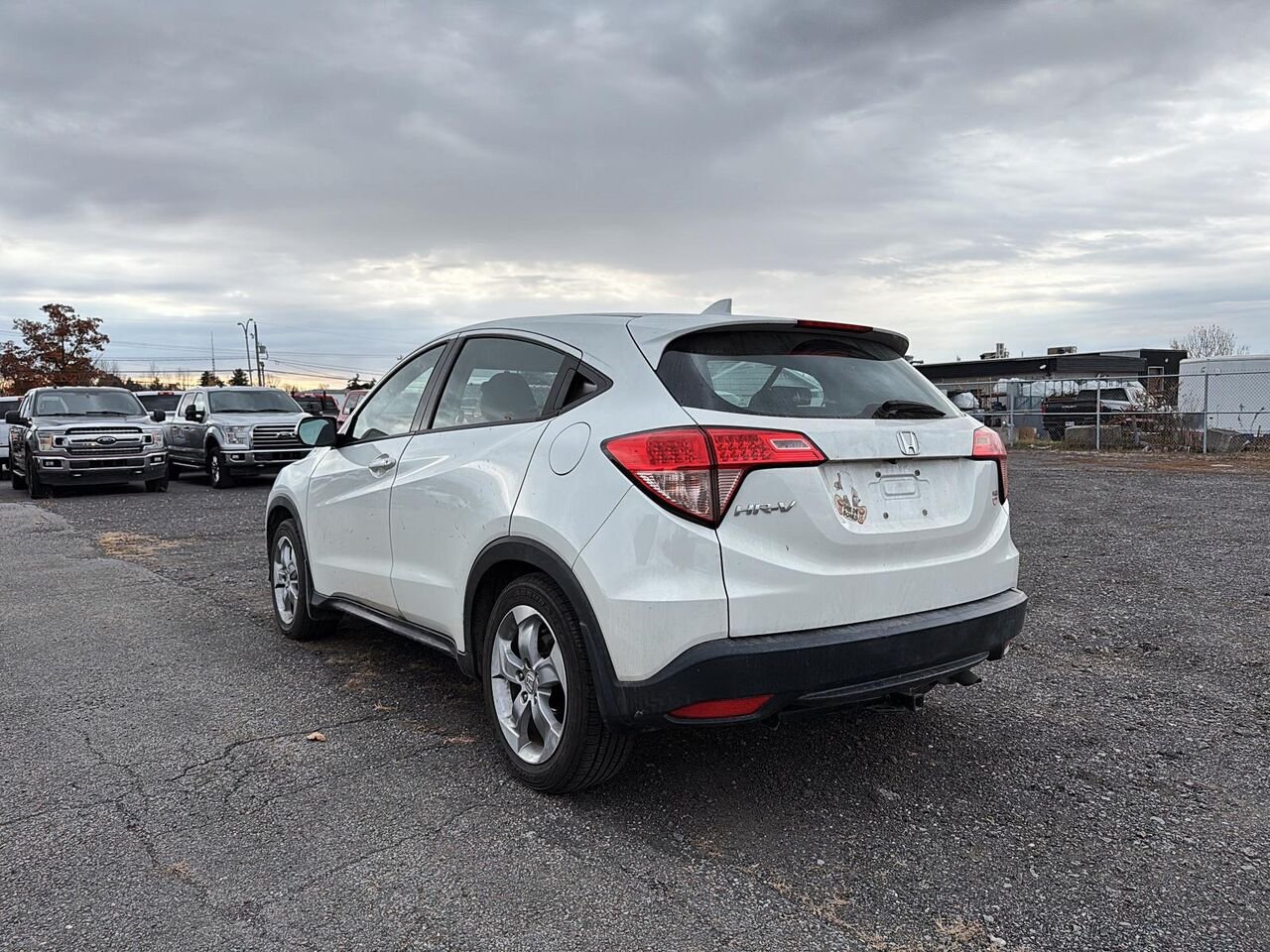 2017 Honda HR-V LX 2RM | BD0442 White Granby - photo #6