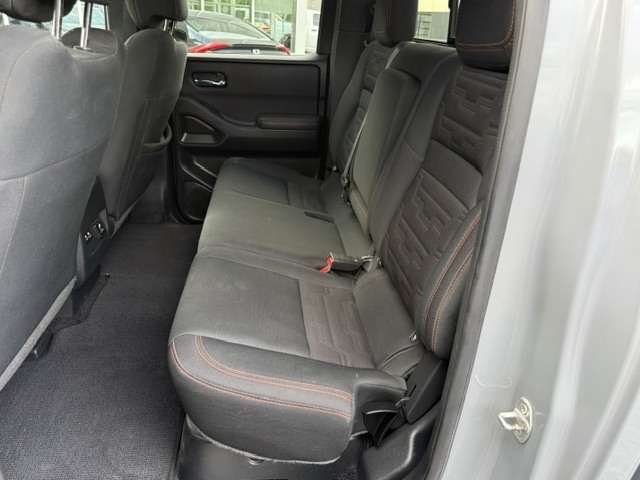 Nissan Frontier 2023 Gris Saint-Basile-le-Grand - photo #10