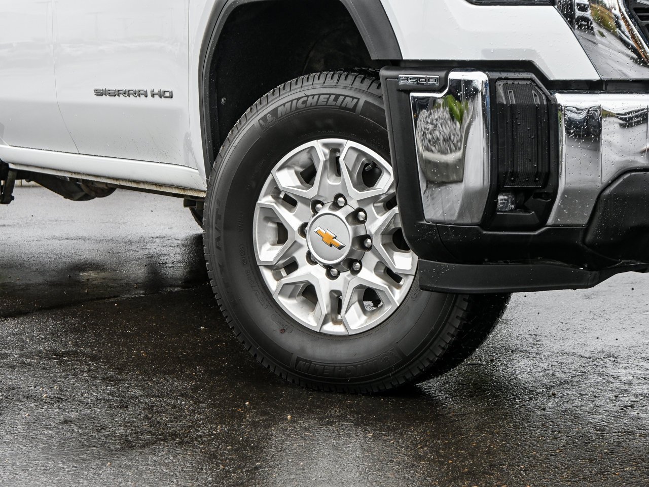 2024 GMC Sierra 3500HD 4WD Crew Cab 159 SLE White Sherwood Park - photo #5