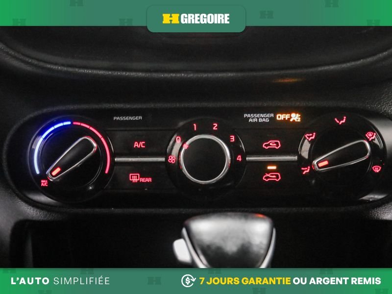 2021 Kia Soul White Blainville - photo #23