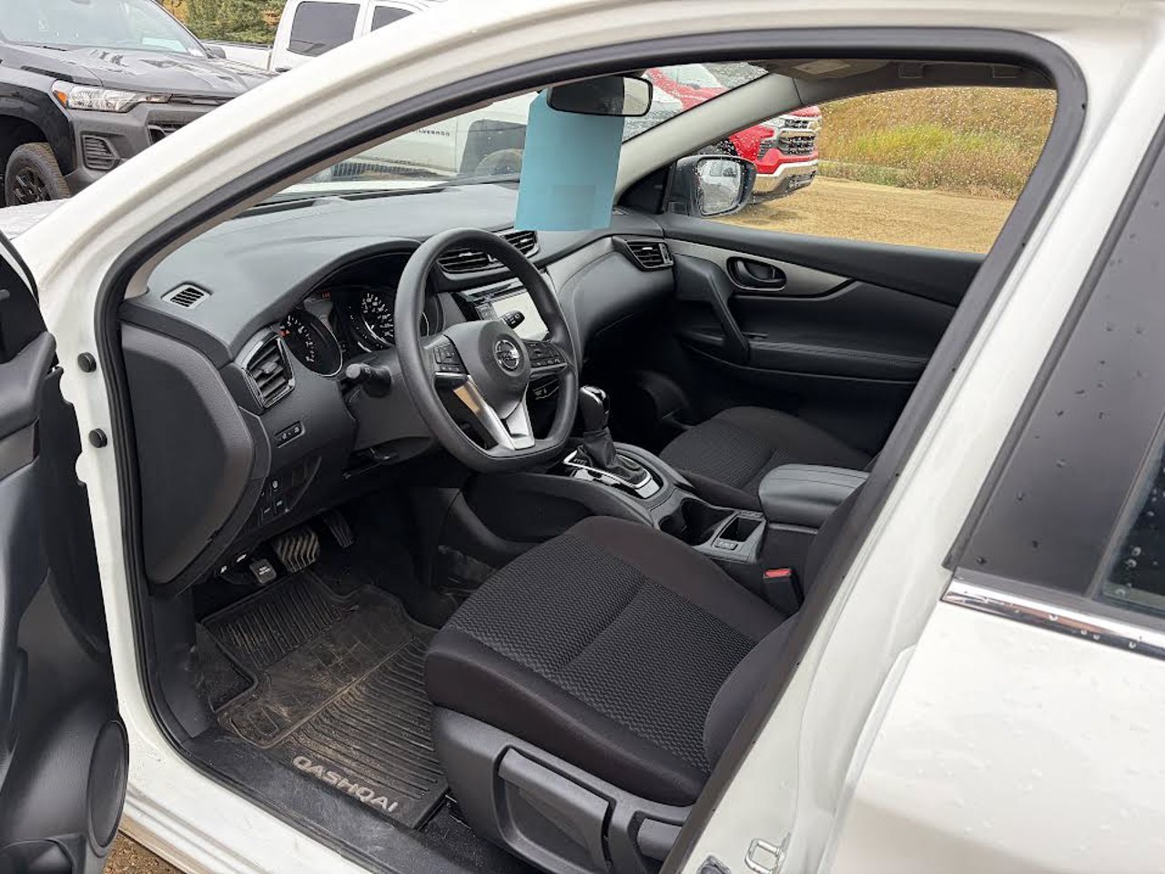 2021 Nissan Qashqai FWD S CVT White Sherwood Park - photo #5