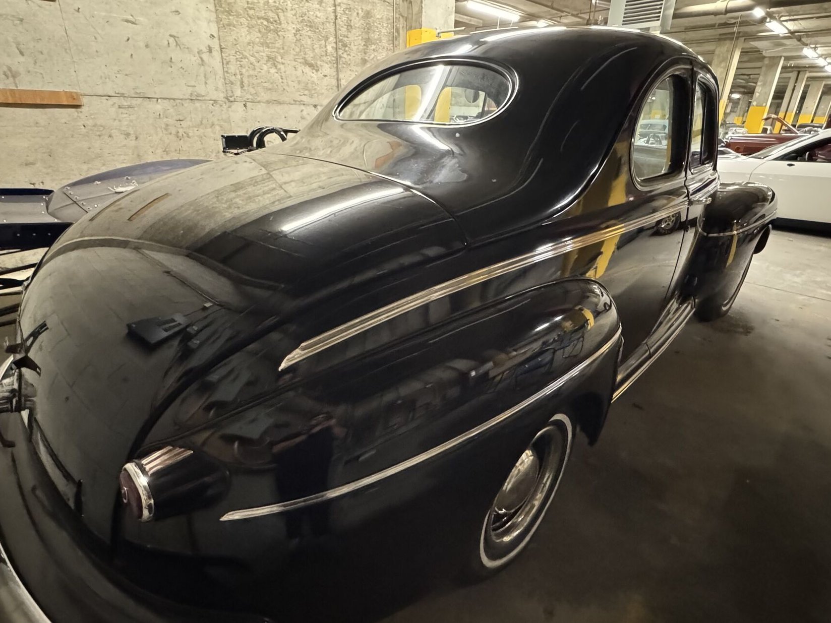 Ford Coupe 1946 Noir Montréal - photo #3