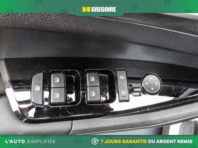 2025 Kia Sportage White Saint-Eustache - photo #13
