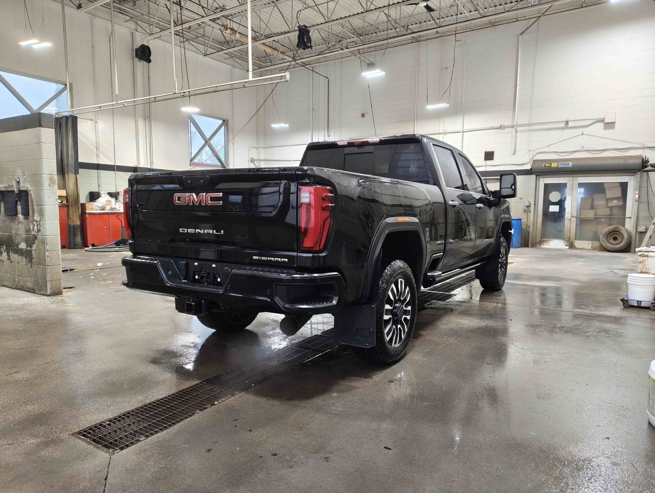 2024 GMC Sierra 2500HD 4WD Crew Cab 159 Denali Black Sherwood Park - photo #5