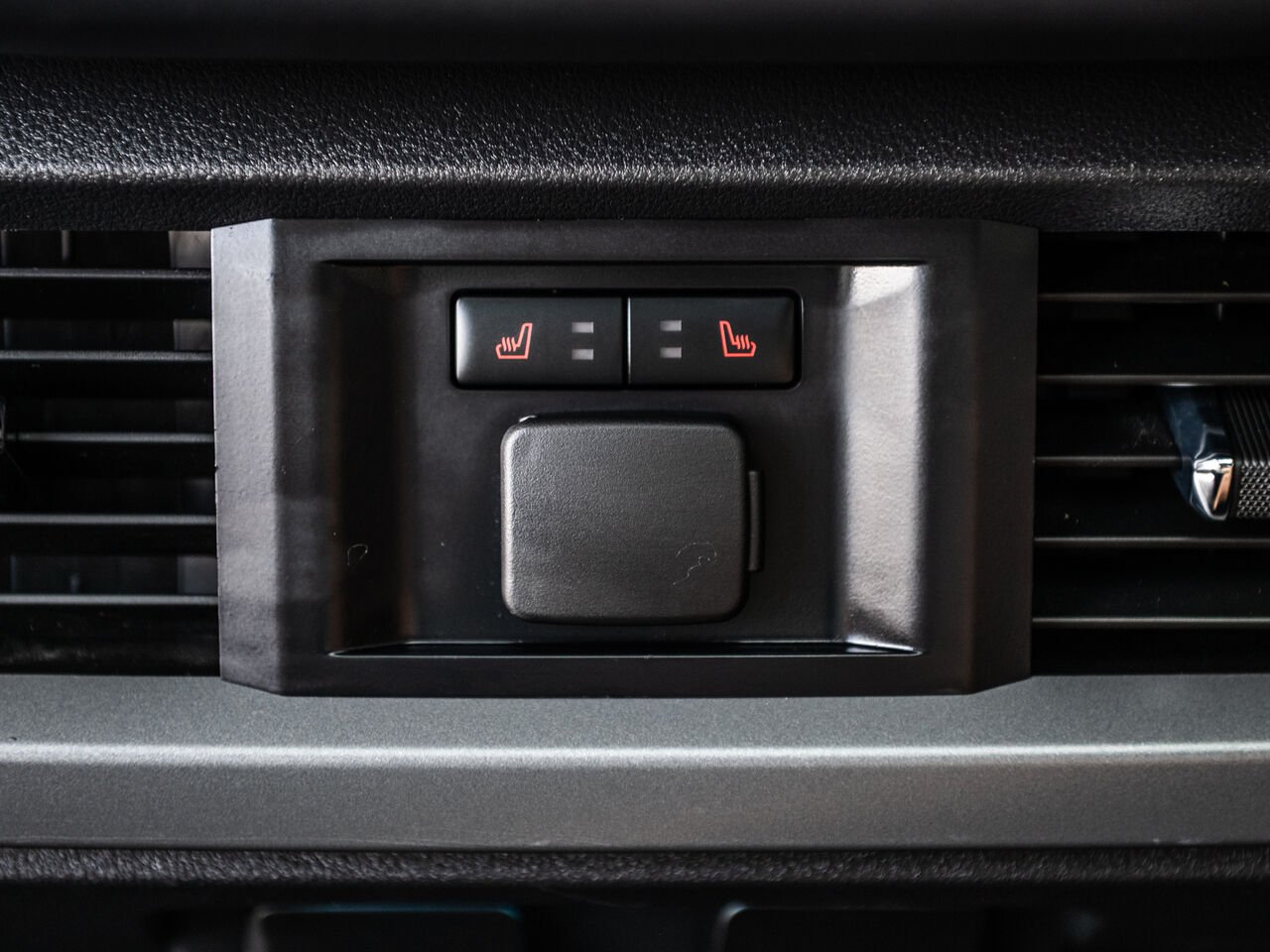 2024 Ford F-150 Lightning Red Sainte-Julienne - photo #31